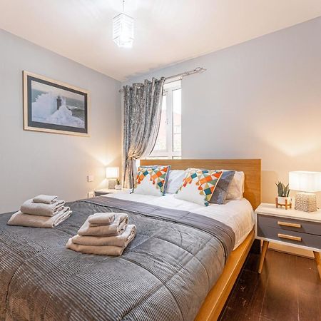 City Centre Flat Ideal For Contractors, Families & Relocators - Disable People Welcome - Free Parking, Fast Wifi, Smart Tv And 2 Bathrooms, 7Min Walk From Train Station! 코번트리 외부 사진